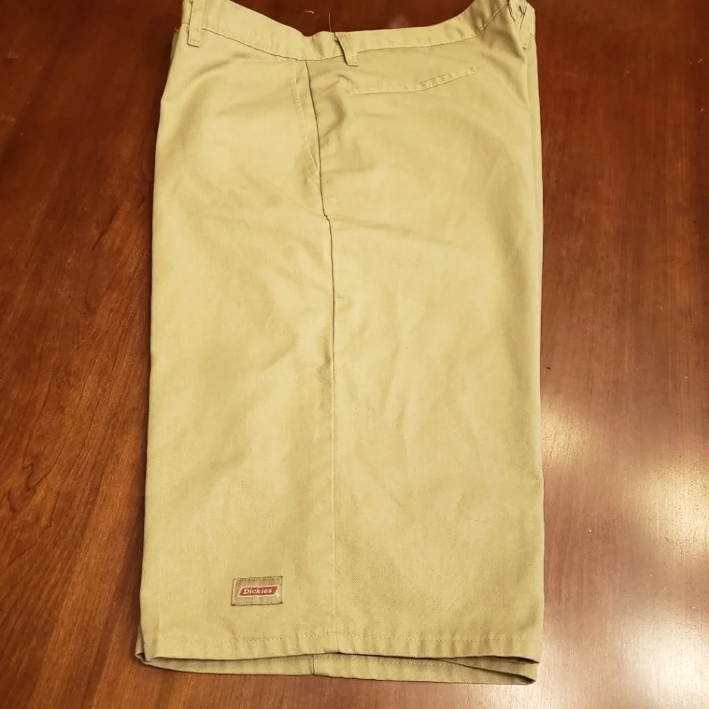 Dickies Utility Shorts Khaki 38x14.5 EUC